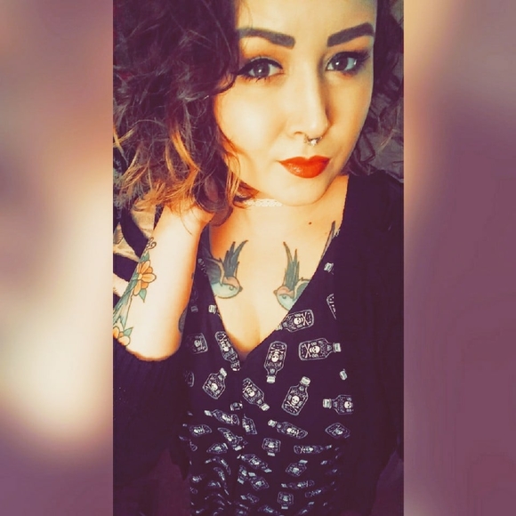 Meet your Posher, Sarah - Picture 1 of 1